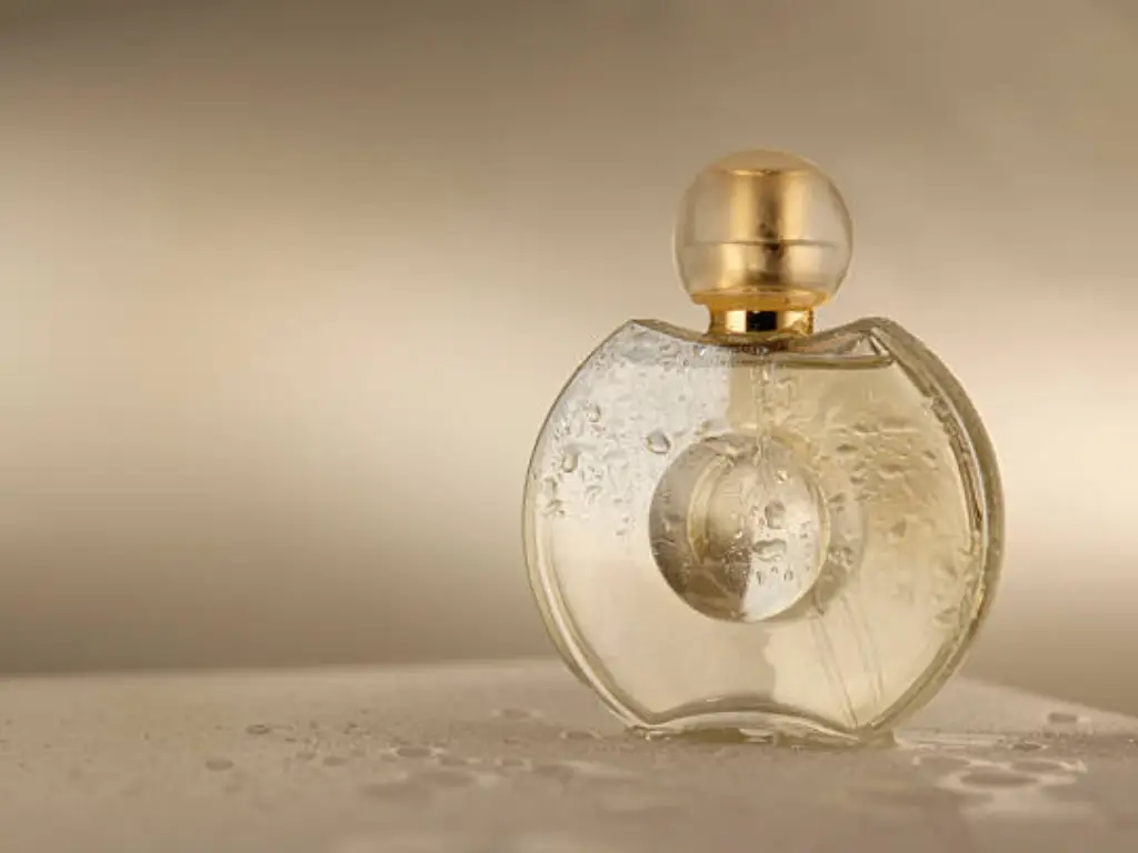 how to clean perfume bottle ?