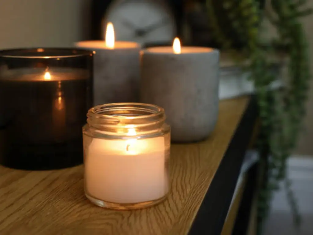 clear glass jar